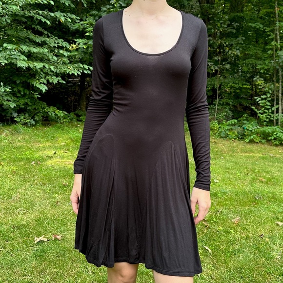 BCBGeneration Dresses & Skirts - BCBGeneration fit-n-flare black scoop neck dress, S.